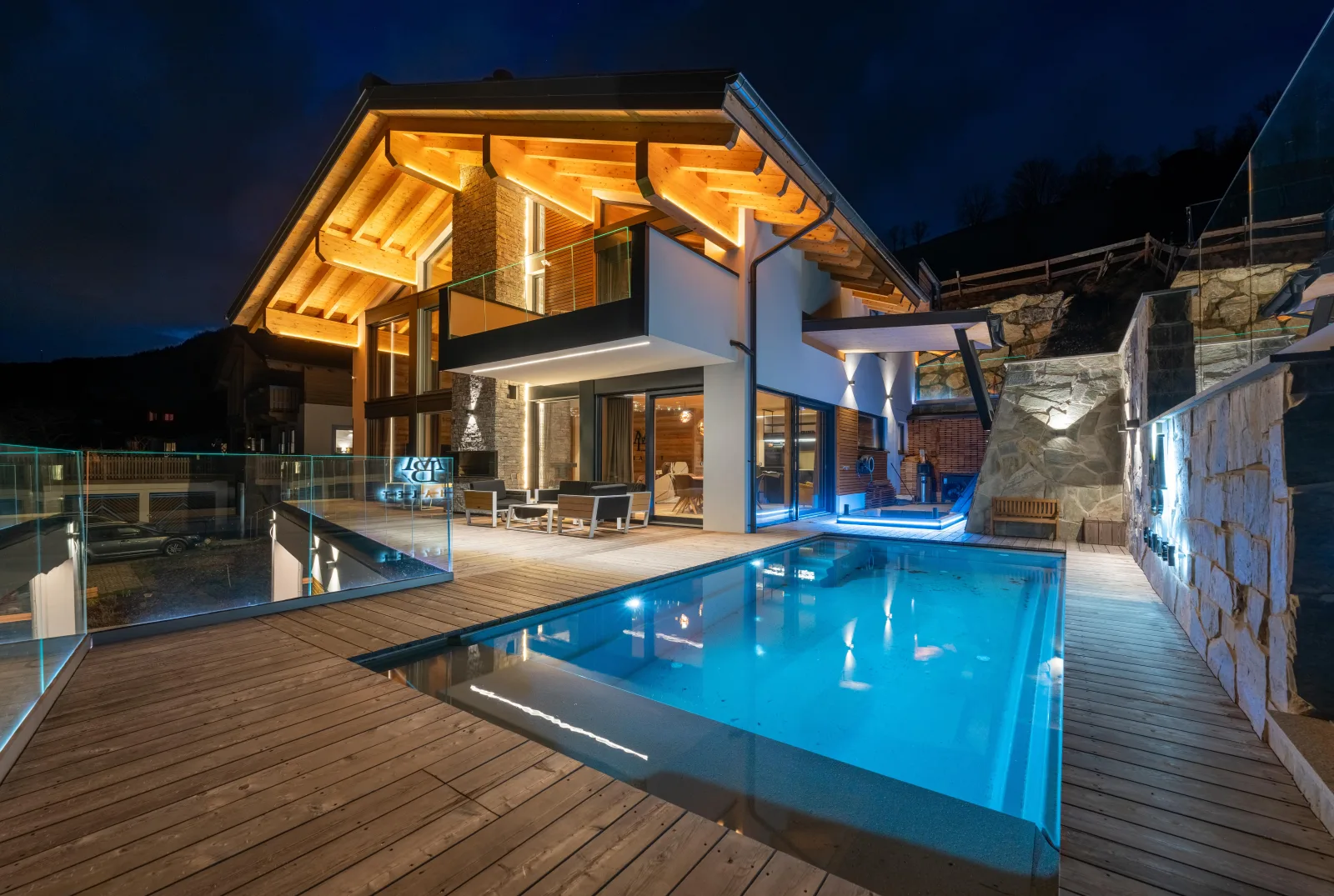 Alpiner Luxus - Exquisites Chalet mit Pool